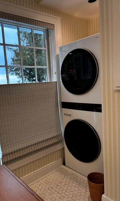Master Bathroom w/ Laundry